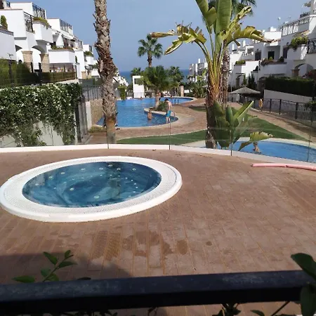 Residencia On The Beach, Azul Beche 2 *
